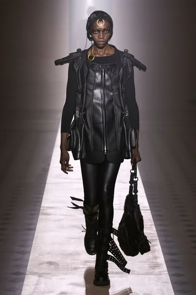 Look 12